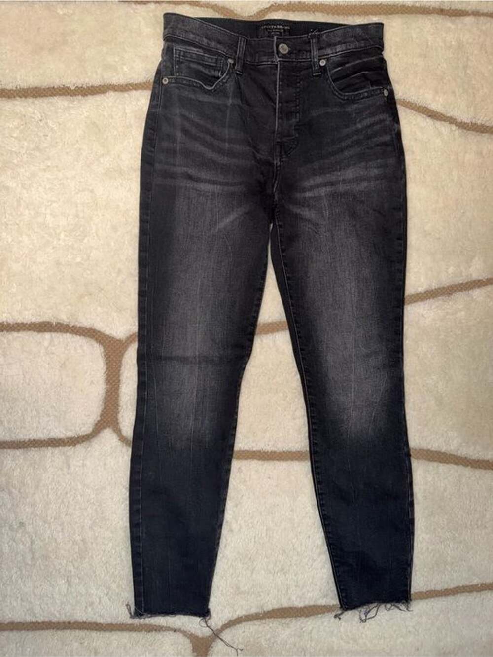 Lucky Brand Women’s 4/27 Black Skinny Jeans Raw Hem Faded Wash